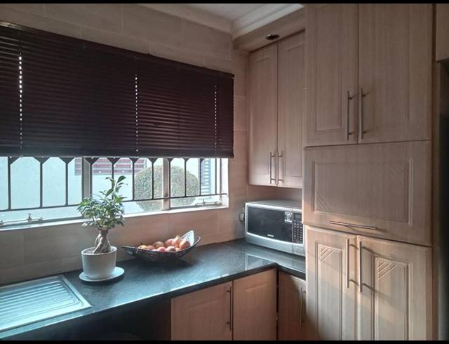 2 BEDROOM PROPERTY TO RENT IN OLIEVENHOUTBOSCH